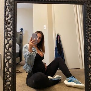 Meet your Posher, Valeria